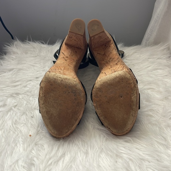 Michael Kors Evelyn patent  platform sandals - Picture 4 of 10